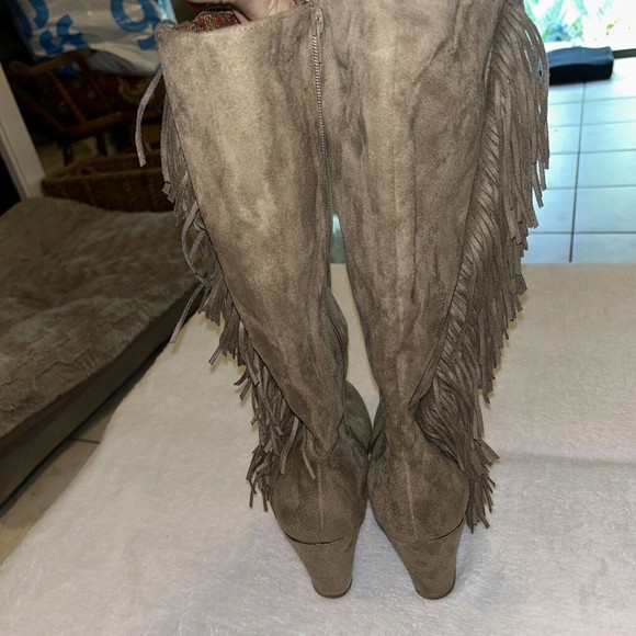 Rock And Candy Calf Length  Boots Safiya  Size 10. Fringe Taupe Suede . EUC - Picture 6 of 8